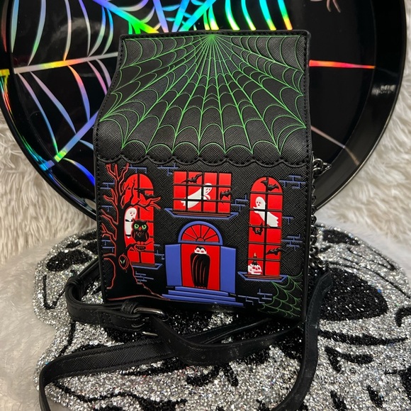 🖤👻❤️BNWOT-MAD ENGINE VIRAL HALLOWEEN SUPER CUTE HAUNTED HOUSE CROSSBODY 🖤👻❤️ - Picture 3 of 8